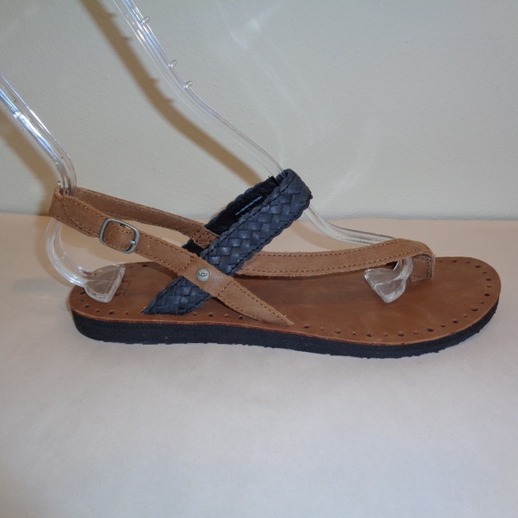 UGG | Shoes | Ugg Australia Raee Black 